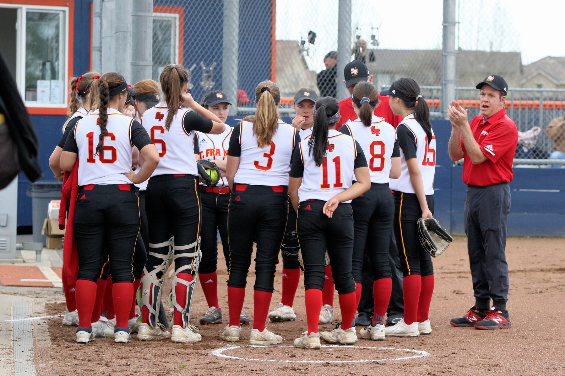Softball Defeats Cosumnes Oaks 8-5