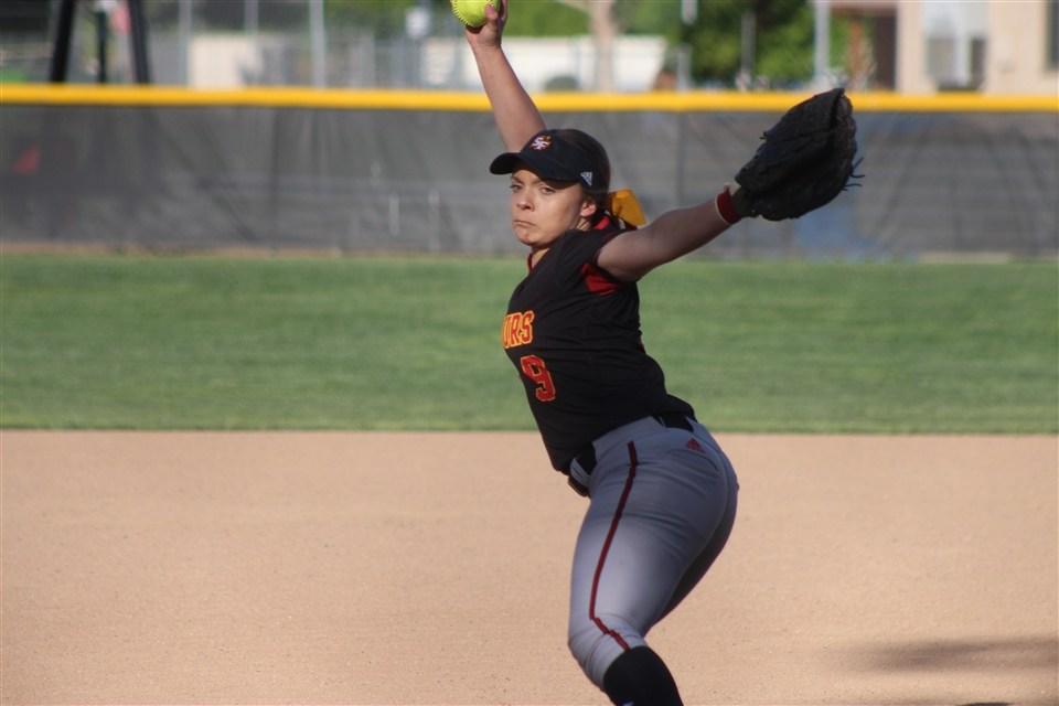 Softball Posts 5-0 Shutout over Davis