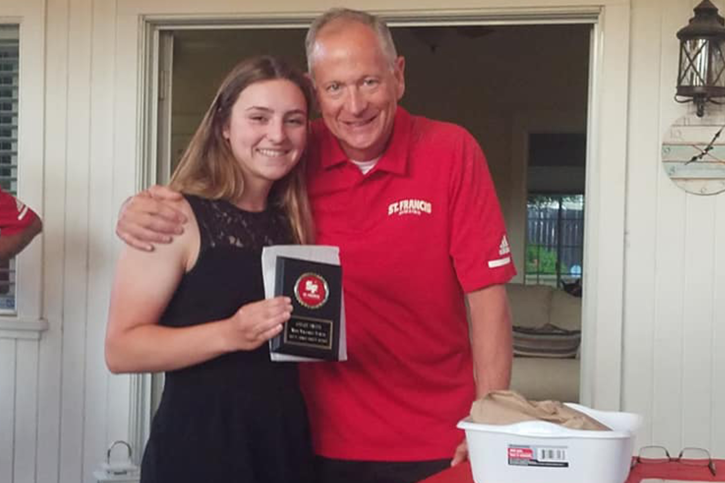 Chloe Smith Named Softball MVP at Team Banquet