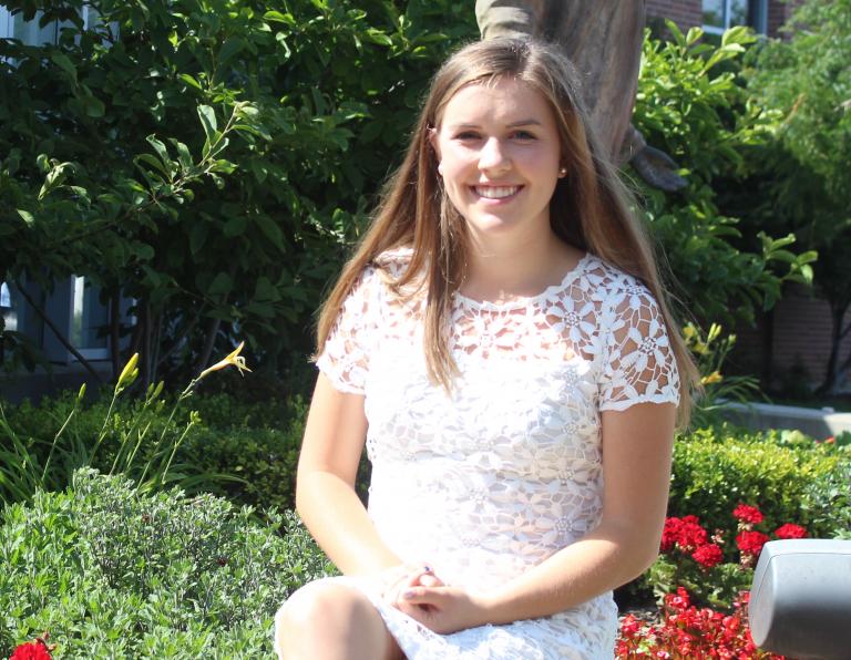 Swimmer Emily Bloom Named Valedictorian