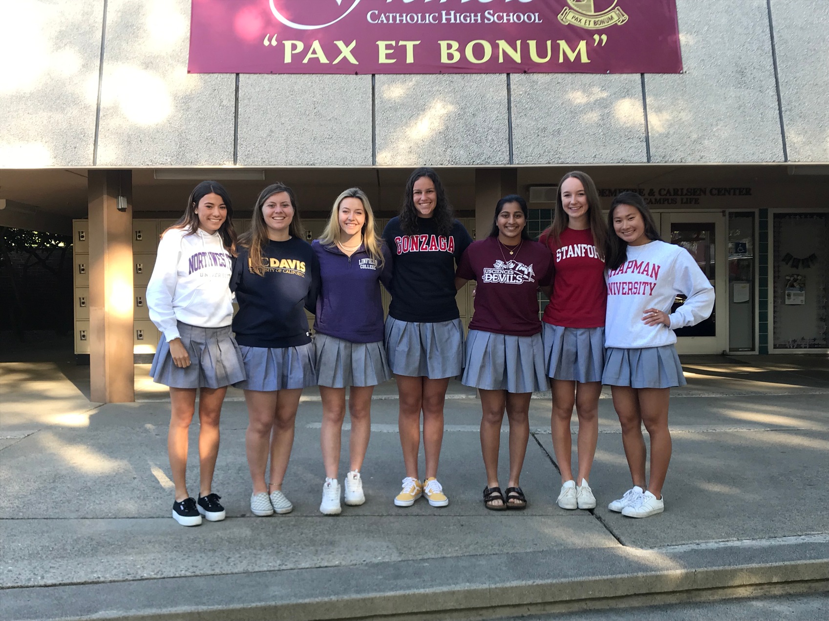 Nine Senior Troubadours Sign to Play Collegiate Sports