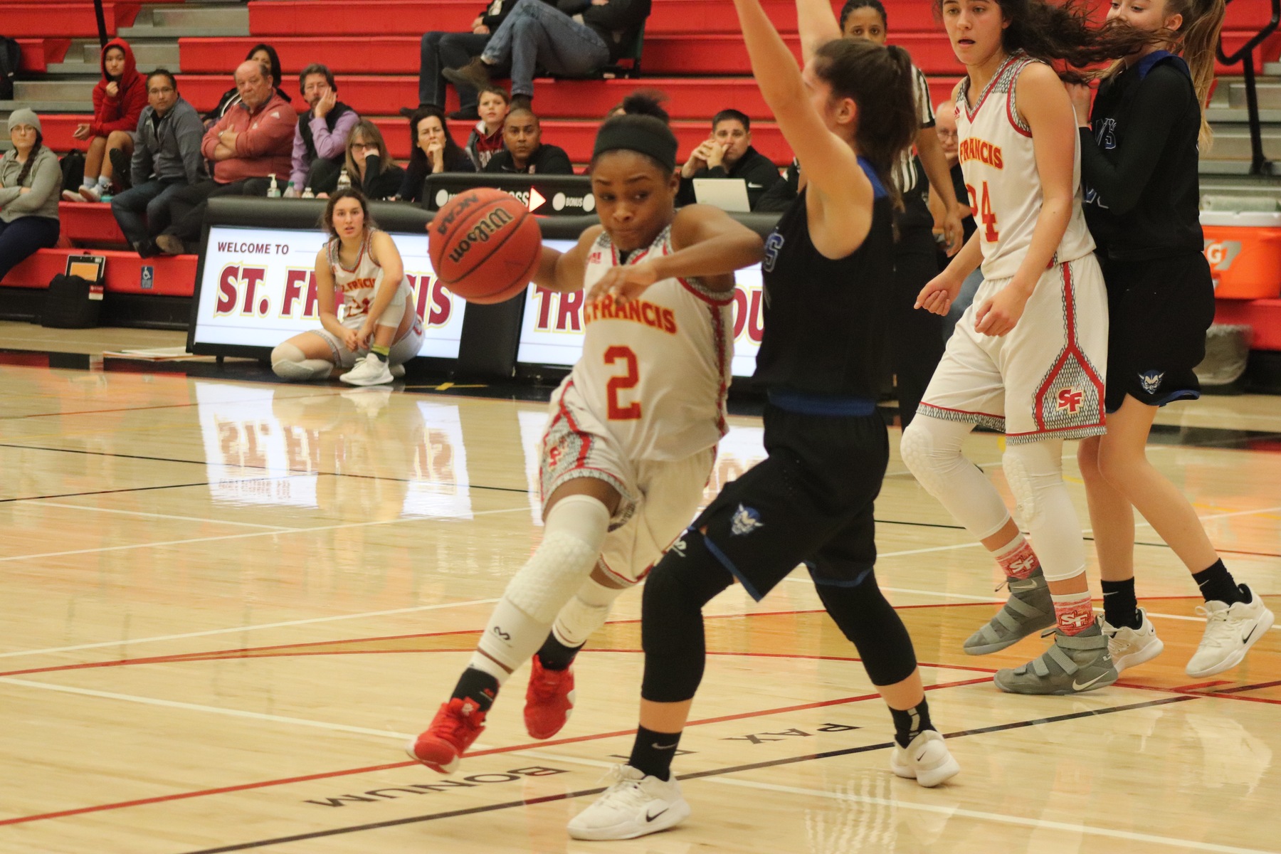 Basketball Falls Despite Late Comeback to Davis 54-48
