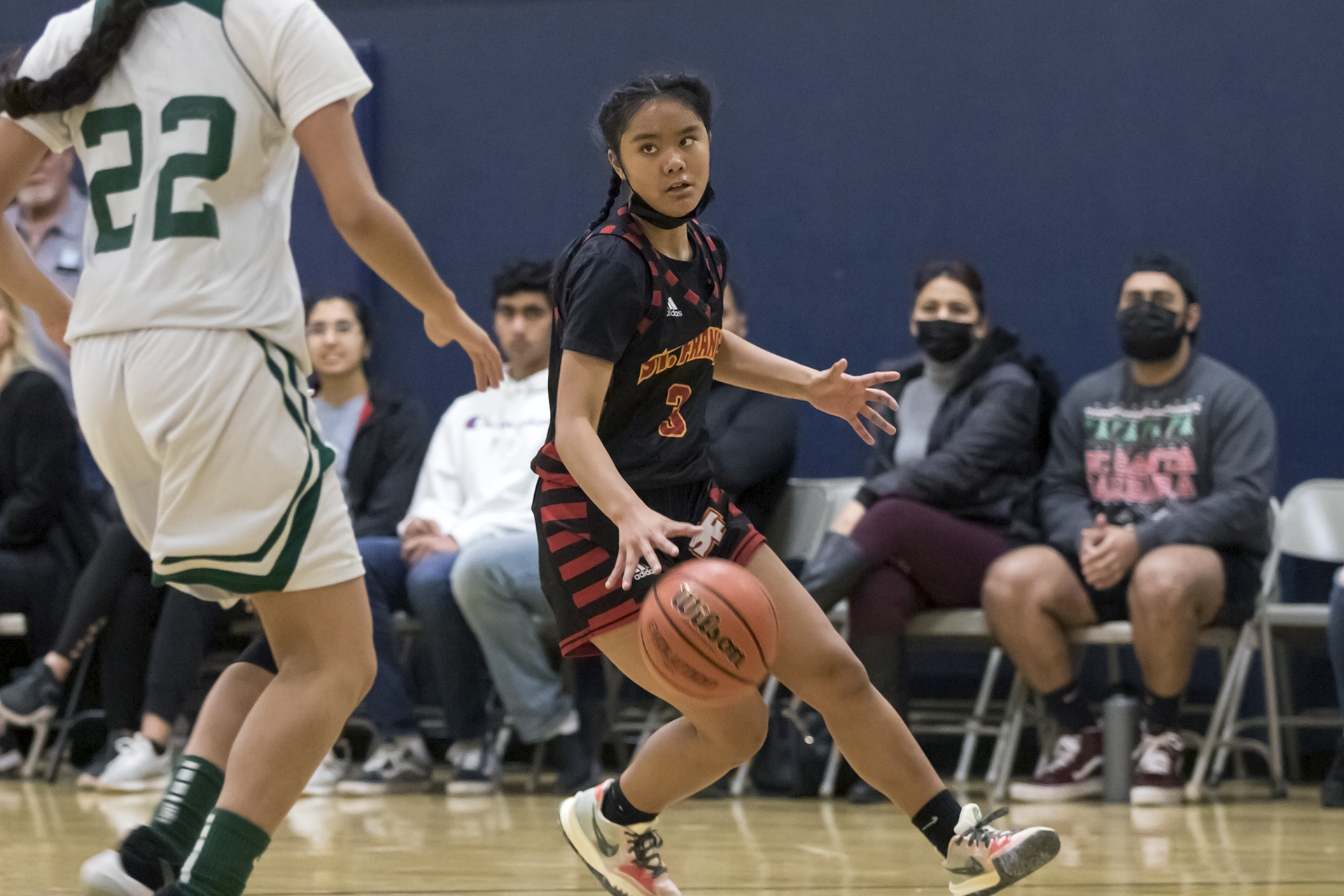 Vicio leads Troubies' JV Red past Cougars