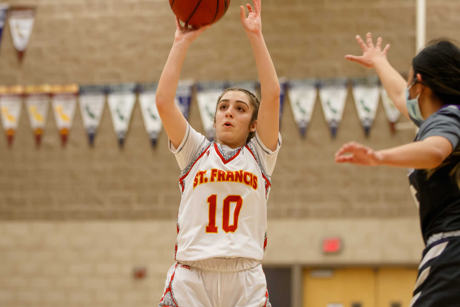 Early lead boosts JV Gold to victory