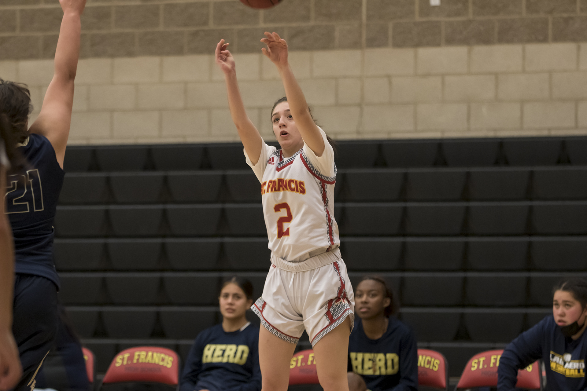 JV Gold cruises past Herd for 20th win