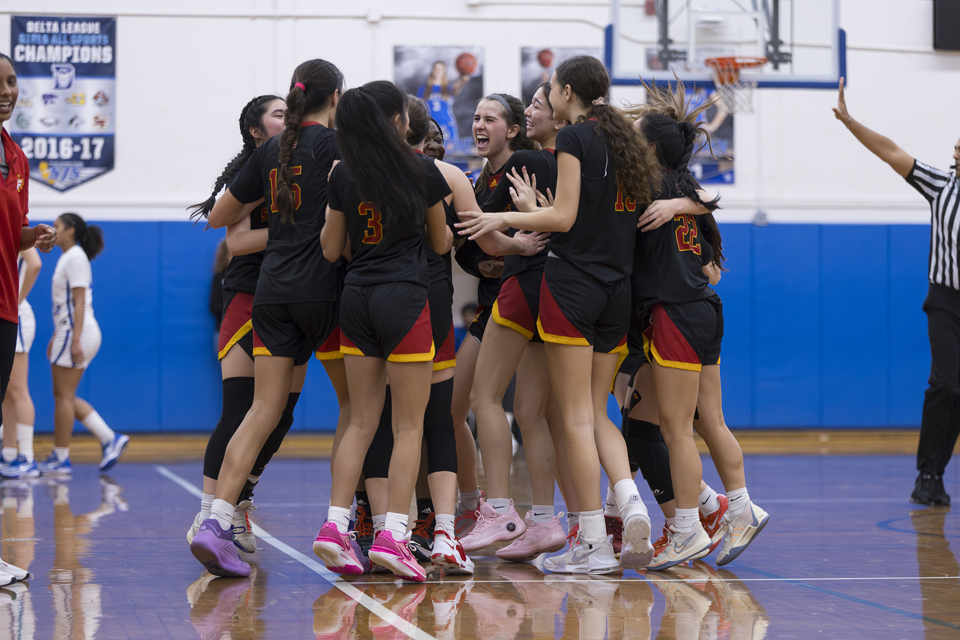 McGahan scores 30 in hometown hoop thriller