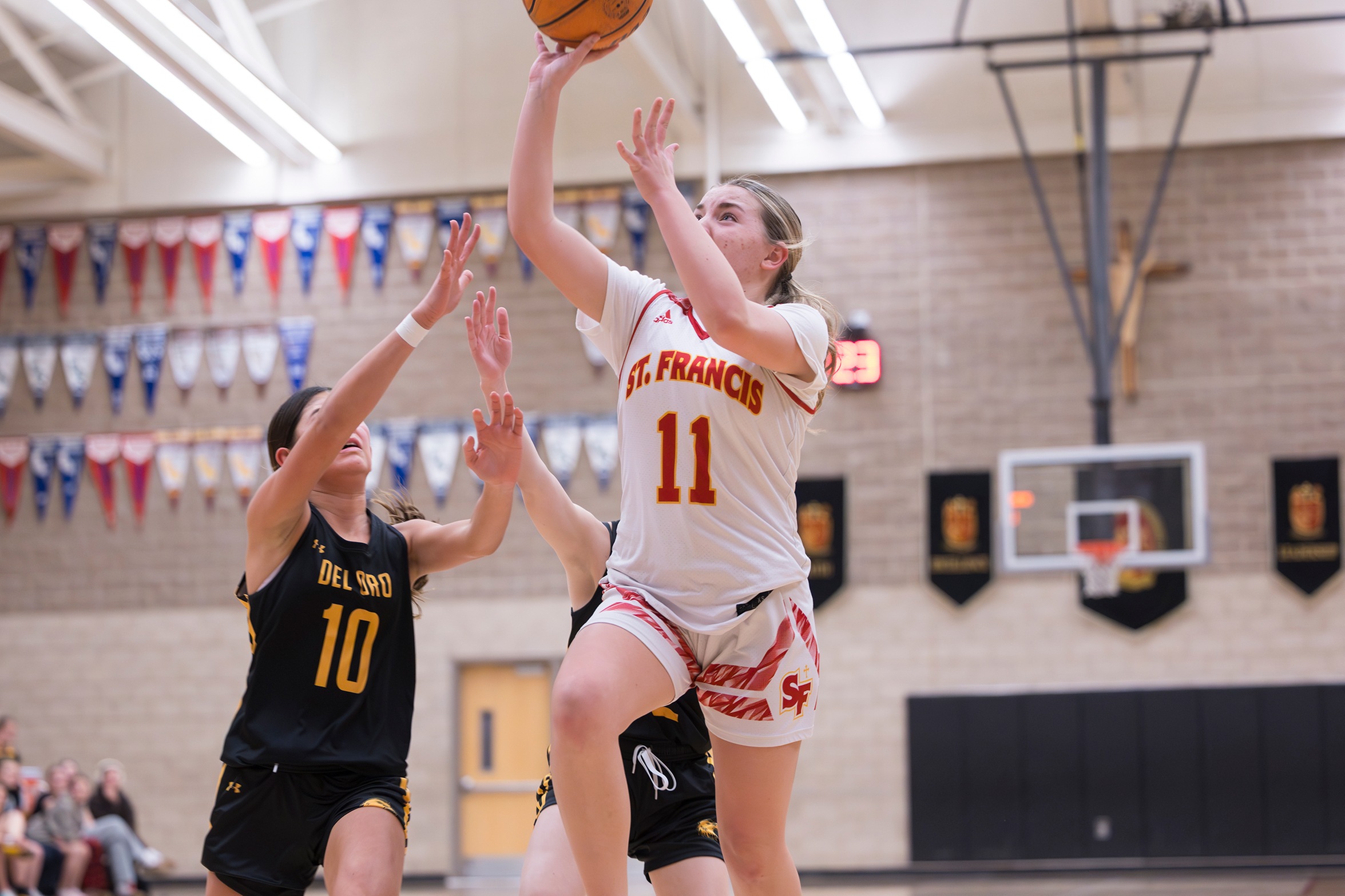Golden Eagles sweep Troubies in SFL hoop opener