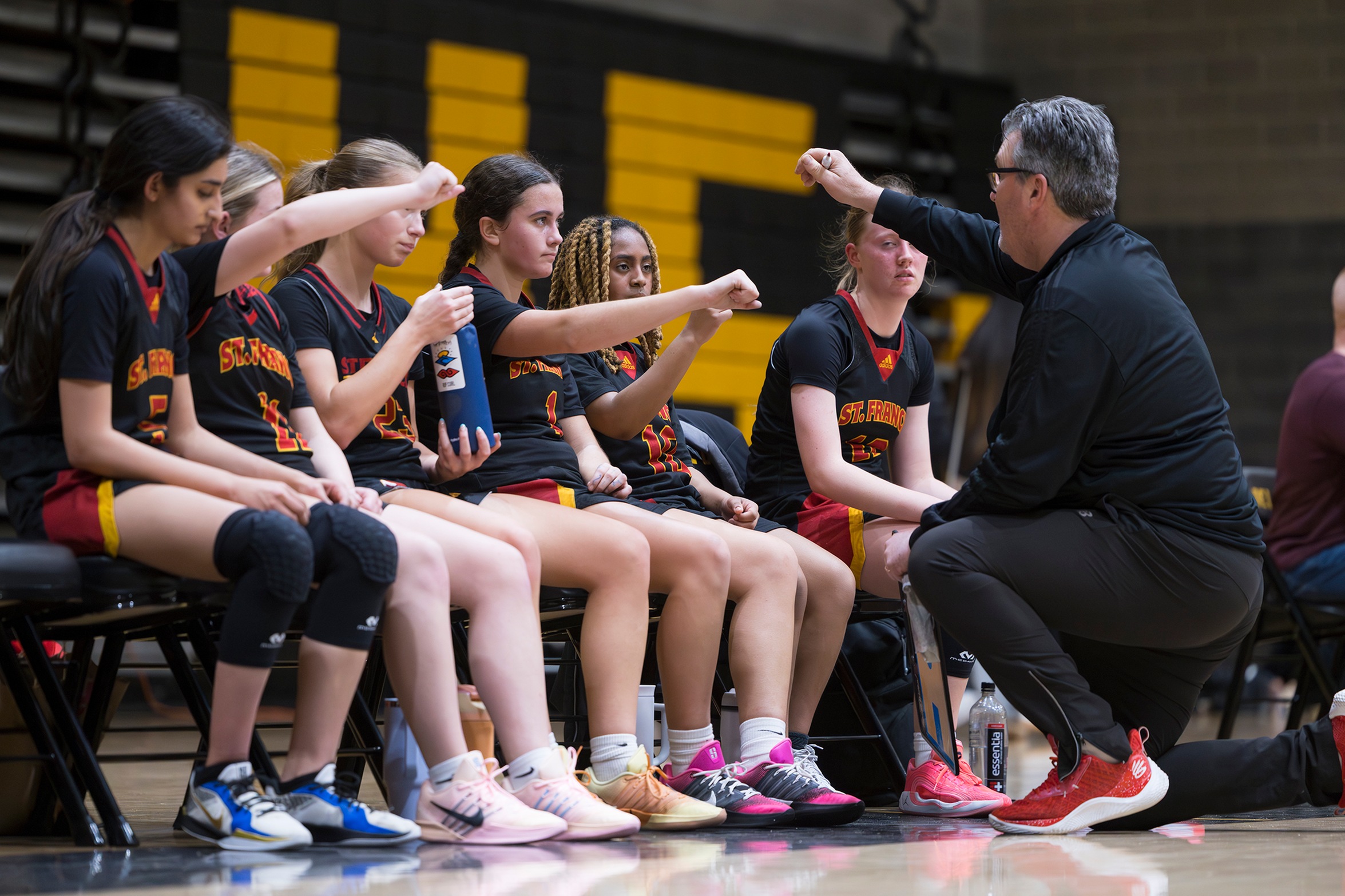 Six-handed JV Gold falls to Golden Eagles