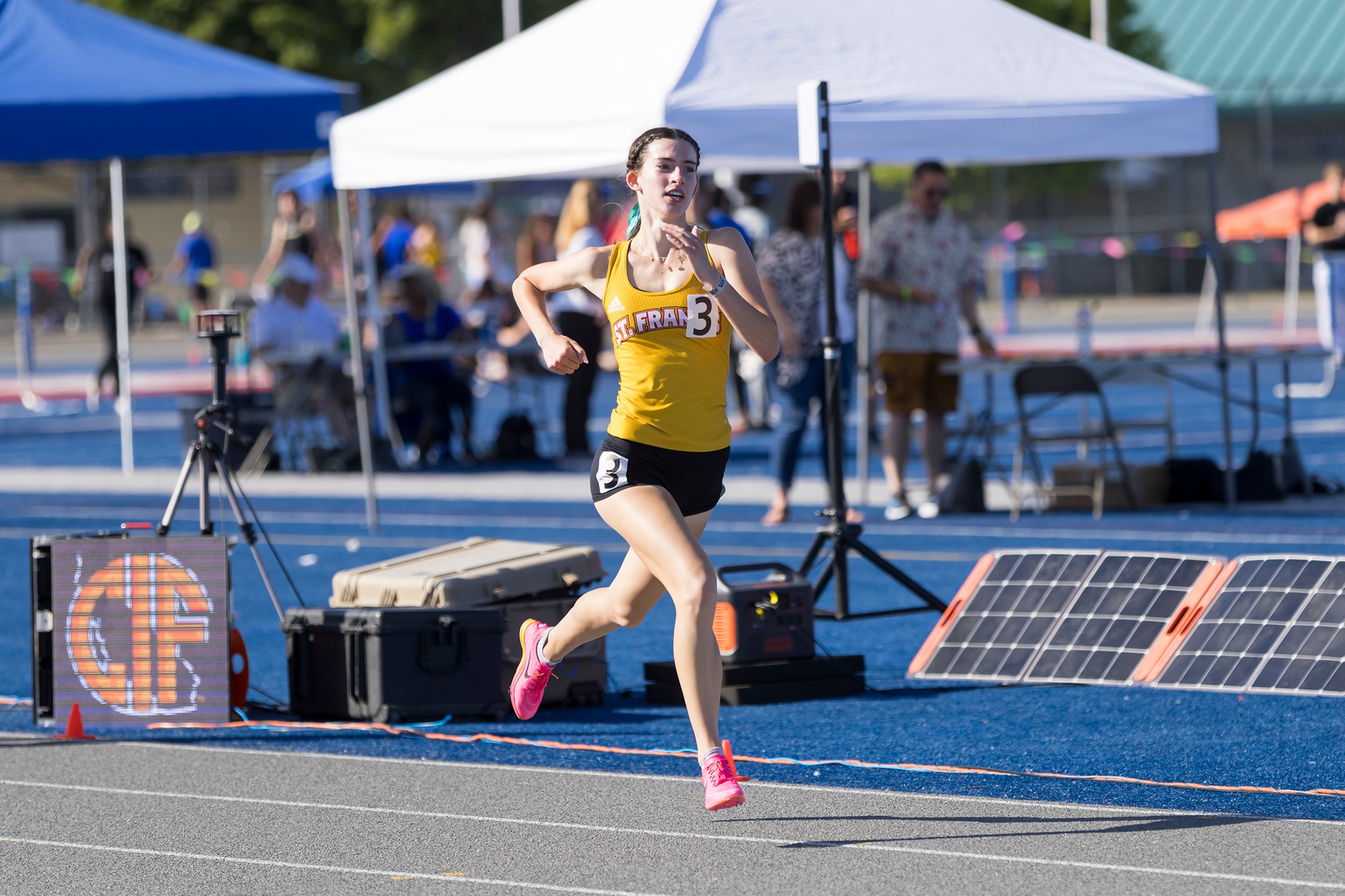 Middle distances, throwers lead SF at SJS D-I meet
