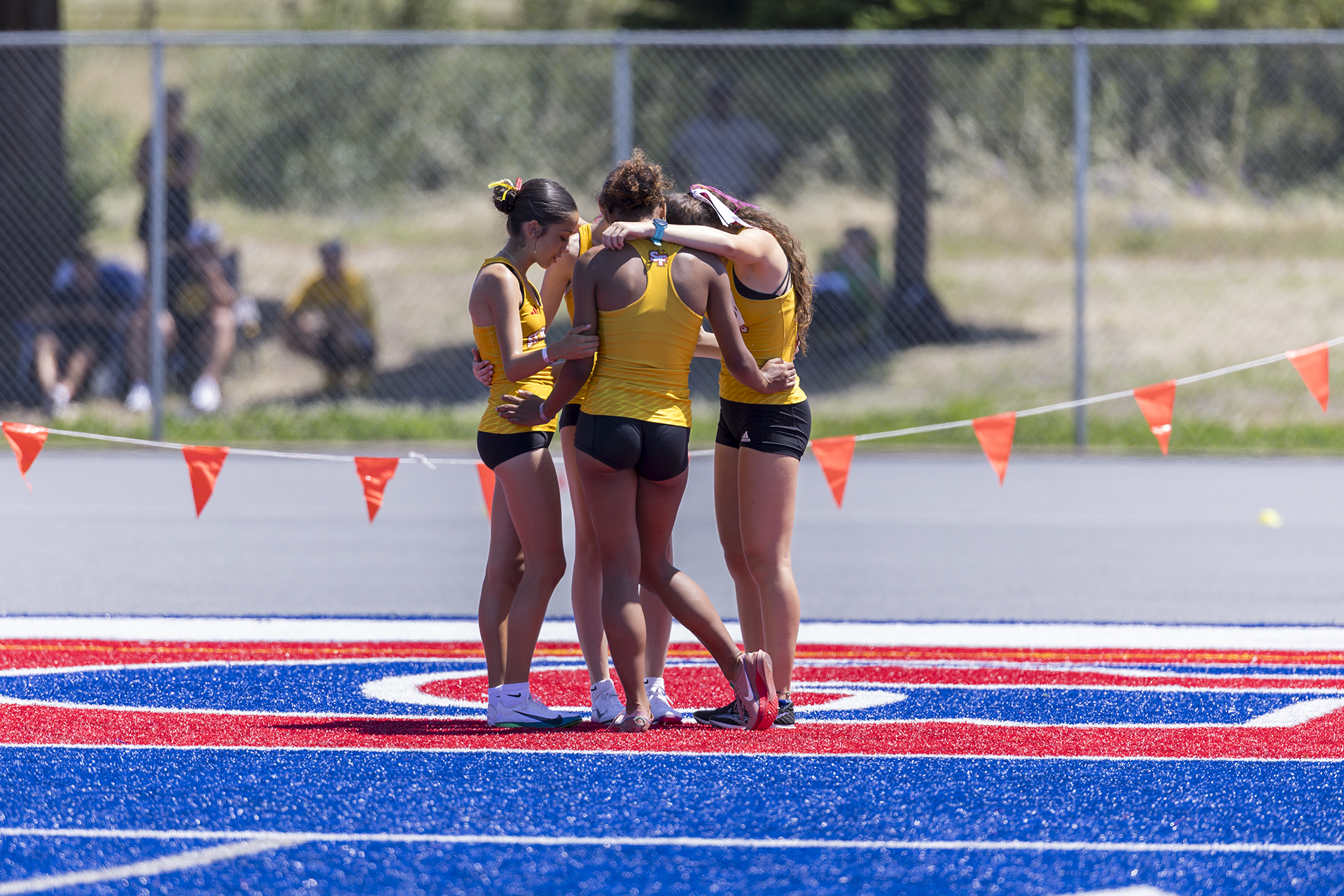 Gutierrez, 4x800 lead SF scoring at SJS divisional