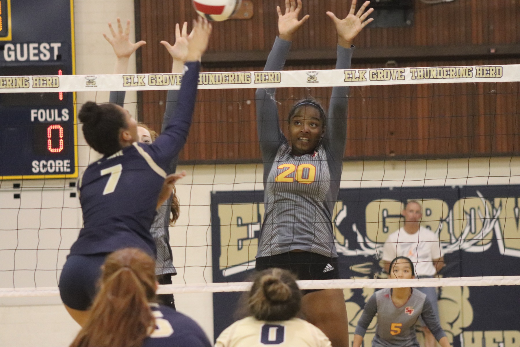 Volleyball Posts Two Sweeps over Pleasant Grove and Elk Grove