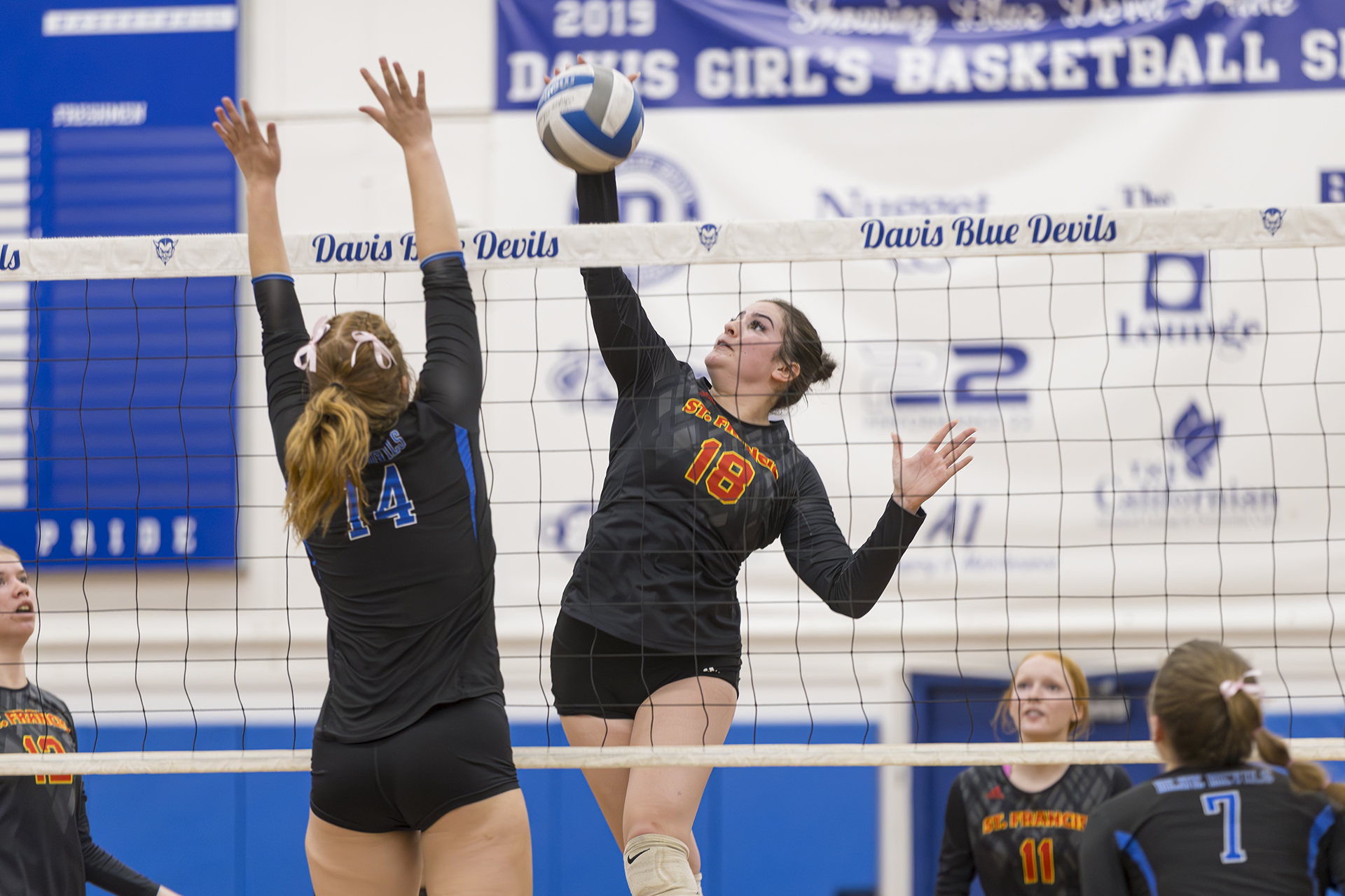 Troubies sweep Blue Devils in key volleyball matchup