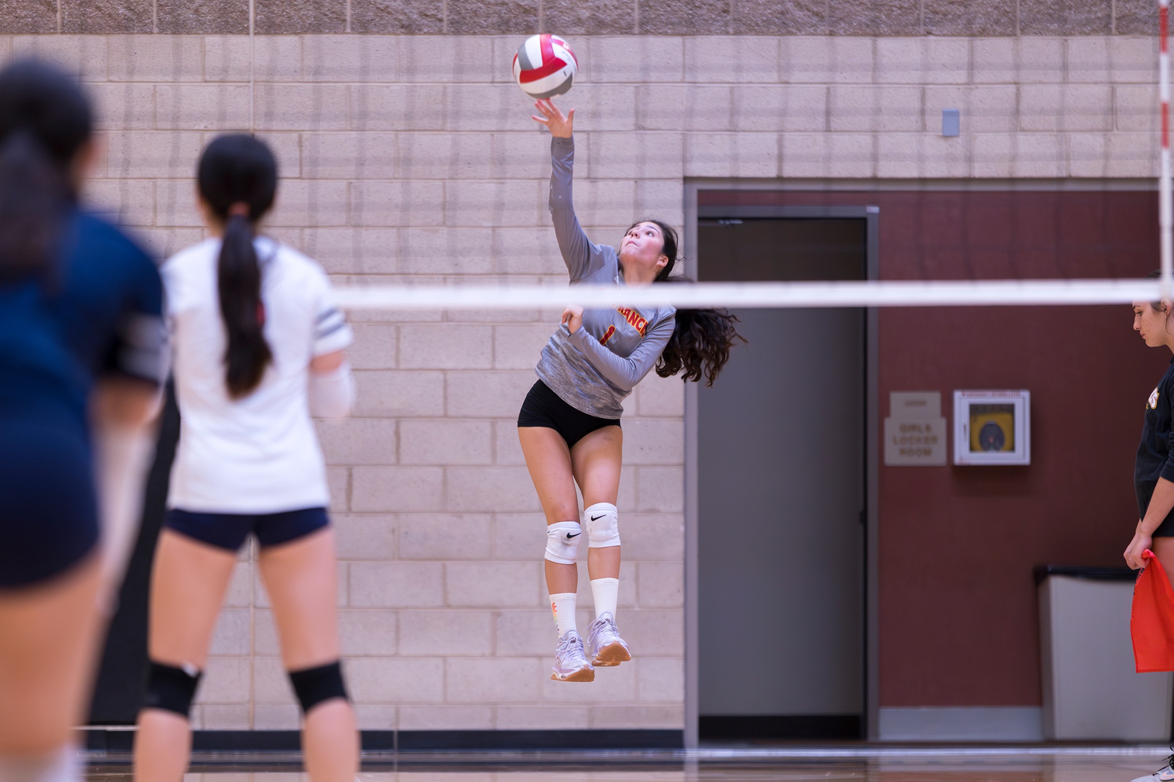 SF frosh serves up home win over Thunder