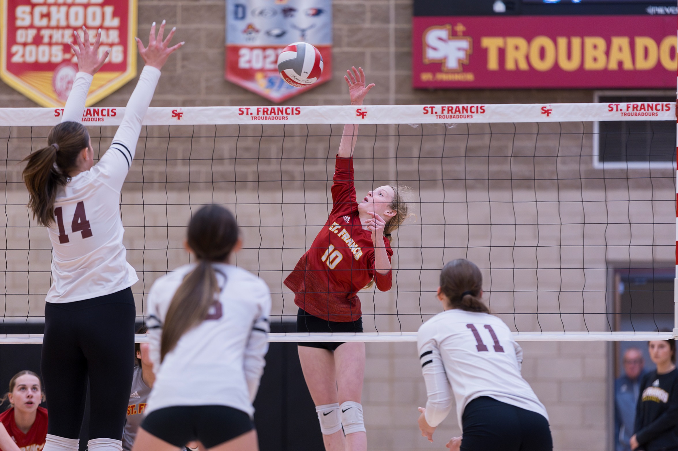 Frosh falls in three sets to Wildcats to open SFL tripleheader